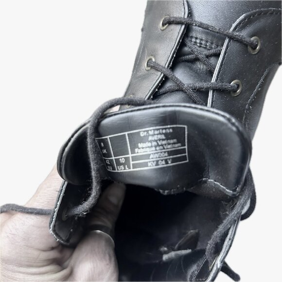EUC Dr. Martens Averil Black Leather Heeled Ankle Bootie Sz 10 - Picture 3 of 9